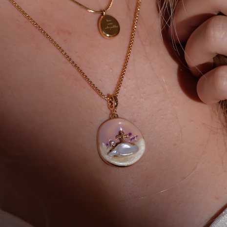 Rosy Moon Necklace (Pink)